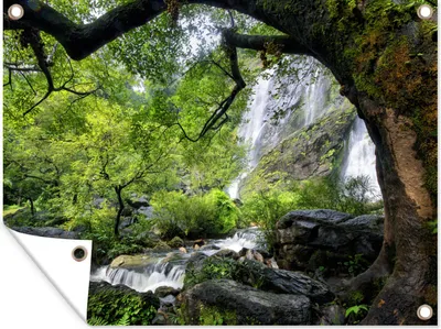 Produktbild von MuchoWow® 40x30 cm Outdoor-Poster Gartendeko Sichtschutz Garten Poster für den Garten  Viel Vegetation um einen steilen Wasserfall im Klong-Lan-Nationalpark