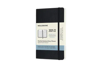 Produktbild von Moleskine 18 Monate Monats Notizkalender 2021/2022, Pocket/A6, 1 Mo = 2 Seiten, linierte Seiten, Weicher Einband, Schwarz