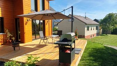 Produktbild von WOODTEX | 3 m | Lärche Terrassendiele Sibirische Lärche, Wendediele Geriffelt, Rutschhemmend, Massivholz Nadelholz, Leicht zu Bearbeiten, Standardsortierung