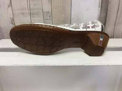 Produktbild von Rieker Damen Sandale weiß-bunt, vorn geschlossen, 3 cm Absatz 39