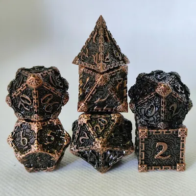 Produktbild von Hochwertiges Metallwürfel-Set mit Gravur, Bronze Schwarz