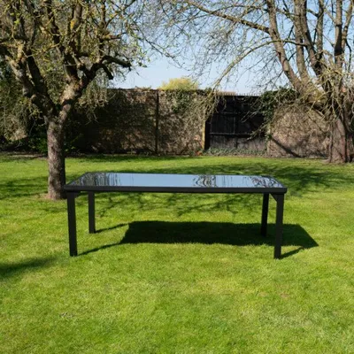 Image de Table BlackEdition 8 places structure en aluminium noire et verre trempé opaque
