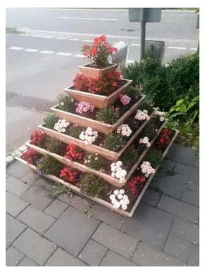 Produktbild von Pflanzpyramide Kräuterbeet Hochbeet 120x120x90cm aus Sibirischer Lärche