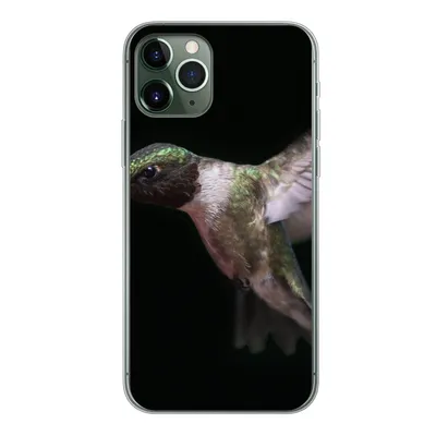 Produktbild von MuchoWow® Handyhülle Schutzhülle Hülle für iPhone 11 Pro Rubinkehl-Kolibri auf schwarzem Hintergrund Silikon Softcase Handy Hülle