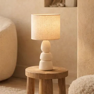 Obrázek produktu pro Milton & Oldbrook stolní lampa Patras bílá