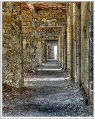 Produktbild von Wallario Wandbild Weg durch eine verlassene Ruine, Größe: 40,30 x 50,30 cm, Poster mit weißem Aluminiumrahmen