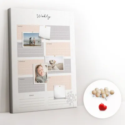Imagen del producto de Tablero de corcho con chinchetas - Panel con chinchetas para fotografías y notas - 70x100 cm - 100 chinchetas de madera - Planificador semanal