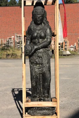 Produktbild von Schöne Sri Dewi Wasserspeier aus Steinguss perfekt für den Garten die Terrasse oder den Vorgarten ist Frostfest Witterungsbeständig und Neu 123cm H, AP-SDP-123af