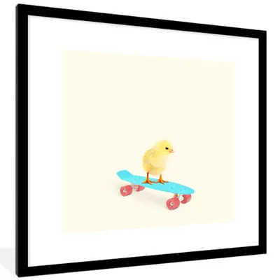 Produktbild von MuchoWow® Gerahmtes Poster Küken - Gelb - Skateboard - Blau - Tiere 40x40 cm - Poster mit Schwarzem Bilderrahmen Wandposter Rahmen Foto Bilder - Poster - Plakat im Rahmen