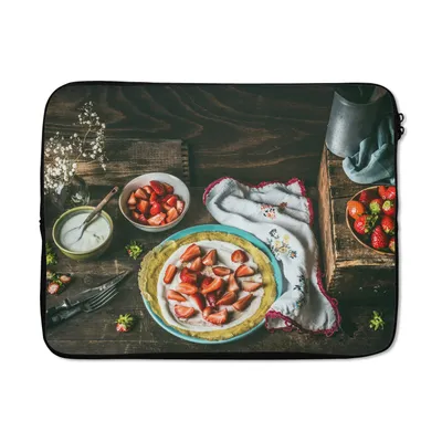 Produktbild von MuchoWow® Laptop Hülle 15 Zoll Erdbeere - Rustikal - Obst - Rustikale Blumen Laptoptasche - Laptoptasche - Sleeve - Rundum-Schutz