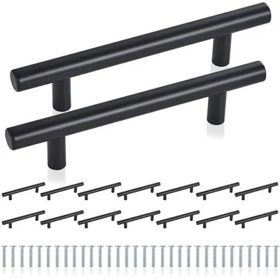 Zdjęcie produktu dla Zestaw 16 uchwytów do mebli Unyqoos® w kolorze czarnym, rozstaw otworów 96 mm, długość 150 mm, wykonane ze stali nierdzewnej + 32 śruby do szafek i szuflad kuchennych
