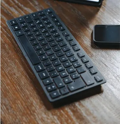 Zdjęcie produktu dla Klawiatura Kompaktowa CHERRY KW 9200 MINI, 2.4 GHz, Bluetooth 5.0, Przewodowa, Rechargeable, Czarna