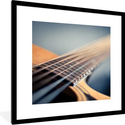 Produktbild von MuchoWow® Gerahmtes Poster Nahaufnahme der Saiten einer akustischen Gitarre 40x40 cm - Poster mit Schwarzem Bilderrahmen Wandposter Rahmen Foto Bilder - Poster - Plakat im Rahmen