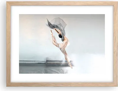 Produktbild von Gerahmtes Poster - Rahmen in heller Eiche - Tanz Frau Ballerina - 40x30 cm - Wand Bild - Wanddeko - Wandbilder - Kunstposter - Wandposter - Bilderrahmen - Bilder - Kunstdruck - P2NAA40x30-5030