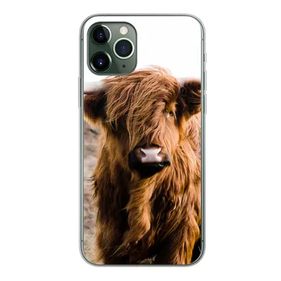Produktbild von MuchoWow® Handyhülle Schutzhülle Hülle für iPhone 11 Pro Schottische Highlander - Landschaft - Kuh - Braun - Tiere - Natur Silikon Softcase Handy Hülle - Handy