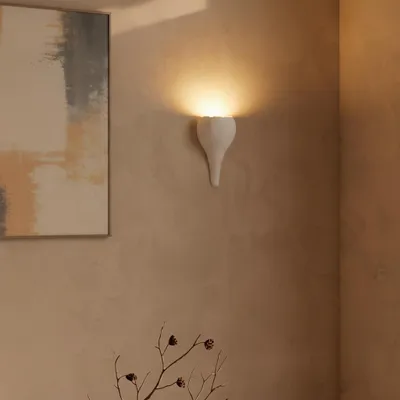 Productafbeelding van Witte wandlamp Miso design, AI-gegenereerde afbeelding