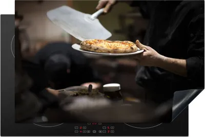 Produktbild von KitchenYeah© Herdabdeckplatte Pizza aus dem Ofen , 81x52cm, Küche Deko, Glaskeramikkochfeld Herdabdeckung, Abdeckplatte fùr Kochfeld