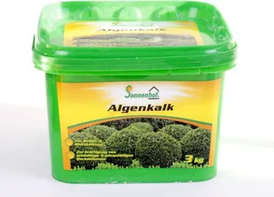 Immagine prodotto di Sonnenhof® Calce algale approvata per la coltivazione biologica - Trattamento per bosso - Polvere fine - Calce da giardino come fertilizzante per bosso - Buxus 3 kg