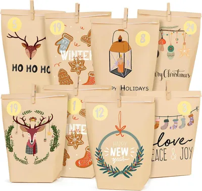 Productafbeelding van Adventskalender knutselset met 24 papieren kerstzakjes, houten klemmetjes en genummerde stickers