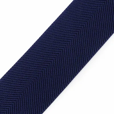 Detailaufnahme des 40mm breiten Gummibandes Fischgrat in Dunkelblau, elastisches Bundband für Boxershorts.