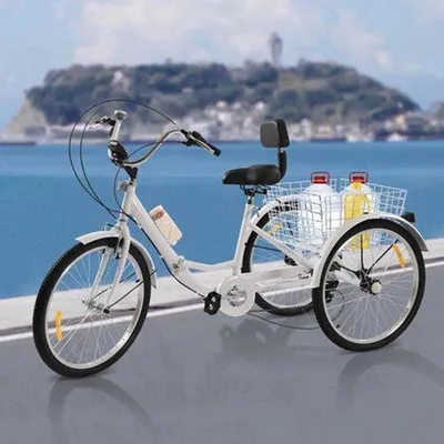 Imagen del producto de Bicicleta de tres velocidades con cuadro de acero y 7 marchas, de color blanco