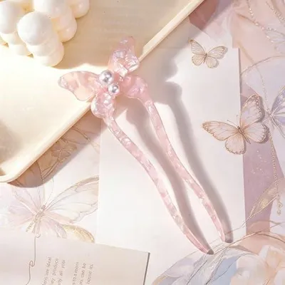 Produktbild von U-förmige Haarnadel aus Acetat mit rosa Schmetterling, 1 Stück – zweizinkige französische Haarnadel für Hochsteckfrisuren und Dutts, schonend und mit starkem Halt für Damen