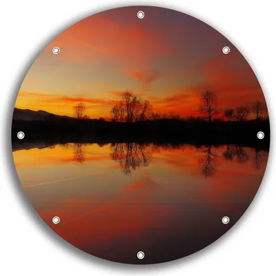 Produktbild von Wallario rundes Outdoor-Poster für Garten oder Balkon, Motiv Abendrot am Himmel über einem See, 30 cm Durchmesser