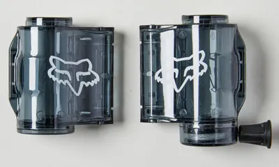 Zdjęcie produktu dla Vue Canisters W/ Posts - Int [Clr]