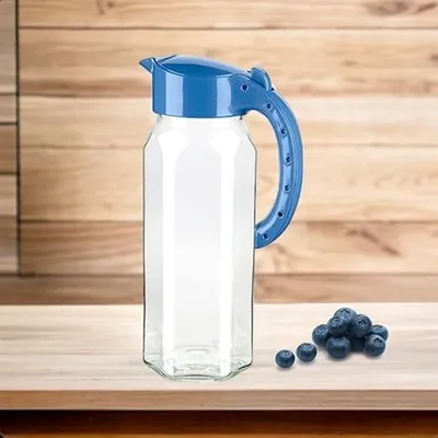 Imagen del producto de Jarra de vidrio con tapa removible, ideal para zumos y agua