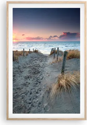 Produktbild von Gerahmtes Poster - Rahmen in heller Eiche - Strand Sand Spaziergang - 61x91,5 cm - Wand Bild - Wanddeko - Wandbilder - Kunstposter - Wandposter - Bilderrahmen - Bilder - Kunstdruck - P2NPA61x91-4924