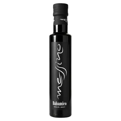Messino Balsamico Essig 250 ml Flasche auf weißem Grund