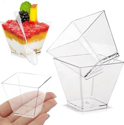 Image de Mini-gobelets carrés réutilisables en plastique transparent de 60 ml, lot de 50 avec cuillères