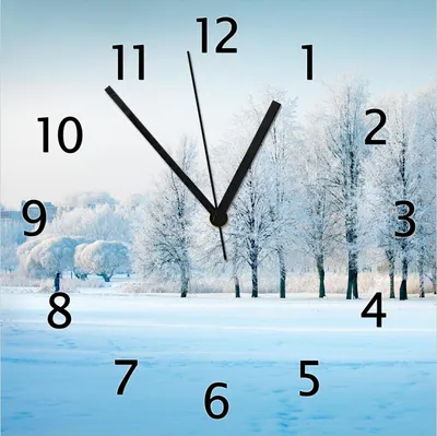 Produktbild von Wallario Design Wanduhr Verschneite Bäume in einer Winterlandschaft aus Echtglas, Größe 30 x 30 cm