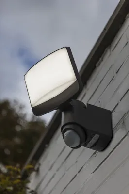Produktbild von LUTEC Sunshine LED Aussenwandleuchte Solar 5000 K 7,5W Bewegungsmelder IP44 Fluter