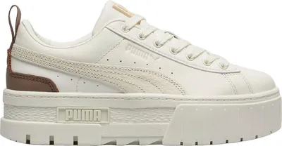 A studio shot of a Puma Mayze sneaker.