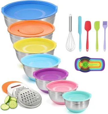 Obrázek produktu pro Sada sedmi nerezových mísek na míchání s víky, objem 0,7–4,3 litru, s barevnými protiskluzovými silikonovými základnami a 3 nástavci na strouhání