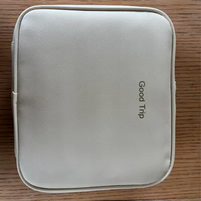 Produktbild von Kosmetikkoffer beige mit LED-Spiegel, 27x26x13 cm, Kunstleder, mit Fächern