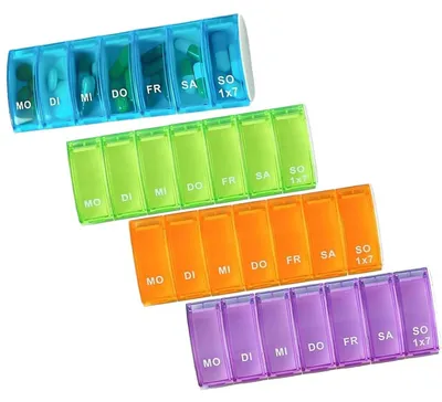 Obrázok produktu pre Sada 7-dňových dávkovačov tabletiek, 4 kusy, priehľadné, bez BPA, 7 priehradiek, kompaktné