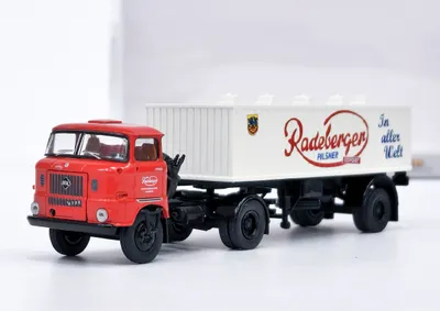 Produktbild von Brekina LKW IFA W50 Biertank-Sattelzug Radeberger 71213