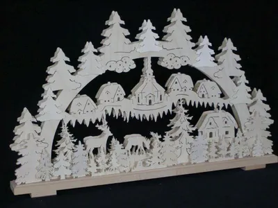 Produktbild von Schwibbogen Spielzeugdorf im Winterwald mit Beleuchtung BxHxT 70x42x7cm NEU