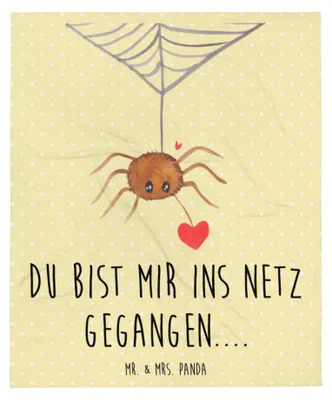 Produktbild von Mr. & Mrs. Panda Plaid Spinne Agathe Liebe - Gelb Pastell - Geschenk, Decke, Tagesdecke, Bettüberwurf, Liebesbeweis, Bettdecke, Liebesgeschenk, Kuscheldecke, Verliebt