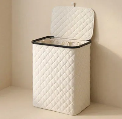 Productafbeelding van MAZAZU Wasmand met Deksel - 100 Liter - Uitneembare Binnenzak - Bamboe Frame - Crème Wit - Opvouwbare Wasbox - 44x33x69 cm