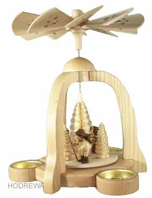 Obrázek produktu pro Stolní pyramida lesník v lese Výška 22 cm NOVINKA