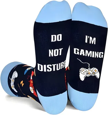 Produktbild von PolkaHome® Lustige Gaming Socken - Hellblau - Bitte nicht stören - Einheitsgröße 38-46 - Hausschuhe - Geschenk für Männer