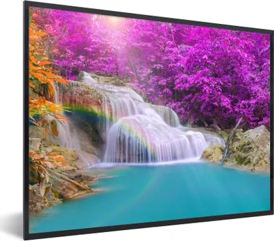 Produktbild von MuchoWow® Gerahmtes Poster Wasserfall - Bäume - Regenbogen - Lila 80x60 cm - Poster mit Schwarzem Bilderrahmen Wandposter Rahmen Foto Bilder - Schwarzem - Mit Gestell