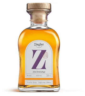 Immagine prodotto di Distilleria Ziegler. Acquavite di prugne "Alte Zwetschge". Contenuto: 50 cl. Gradazione alcolica: 43% vol. Vincitore della medaglia d'oro al concorso ISW 2022
