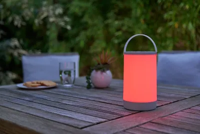 Produktbild von LED Akku Laterne mit Farbwechsel & Soundsensor – für Innen & Außen, mit Haltegriff