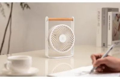 Obrázek produktu pro Přenosný ventilátor, bílá barva.