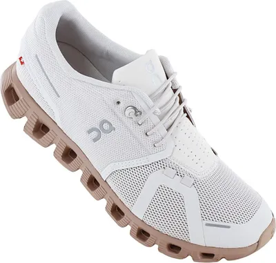 Productafbeelding van ON Running Cloud 5 - Dames sneakers, kleur zand-roze, artikelnummer 59.97767, maat EU 36.5, US 5.5