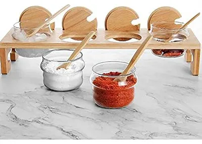 Productafbeelding van Kruidenpotten-set, 4-delig, geschikt voor het n van verschillende kruiden in de keuken, afmetingen: 7,9 x 7,3 x 8 cm.